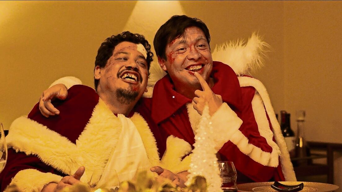 Los típicos familiares malacopa forman parte del filme. Fotos: Vix y EFE.