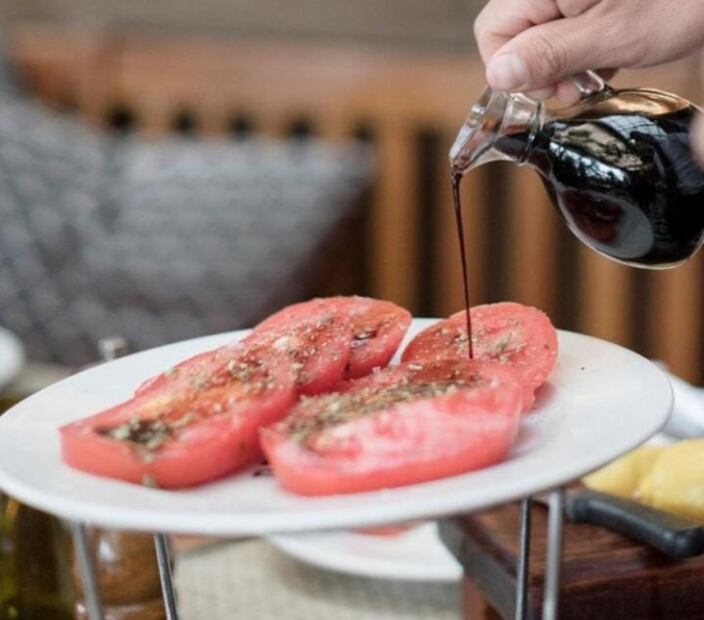 ¿300 pesos por una ensalada de jitomate? Este es el restaurante del video viral