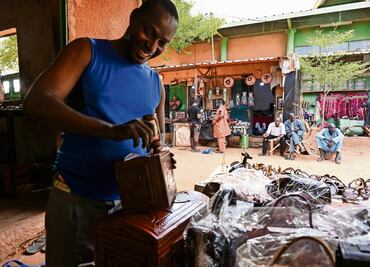 Francia anuncia retiro de tropas y embajador de Níger