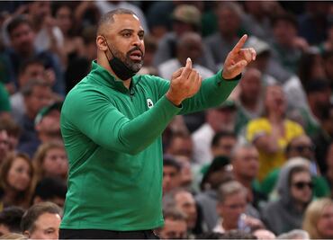 Los Celtics podrían suspender un año a su entrenador por relaciones íntimas con una integrante del staff