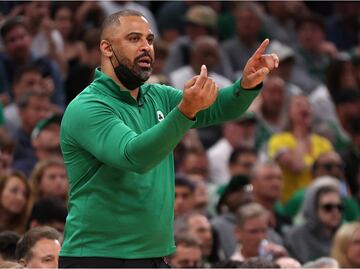 Los Celtics podrían suspender un año a su entrenador por relaciones íntimas con una integrante del staff