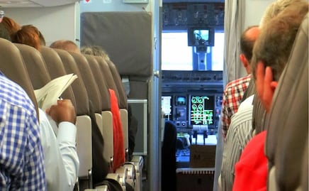 Conoce los alimentos que no debes consumir jamás antes de subir a un avión