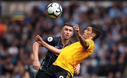 Raúl Jiménez quiere anotar más goles de chilena en Europa