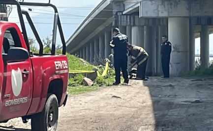 Hallan cadáver flotando en canal de aguas negras de Toluca 