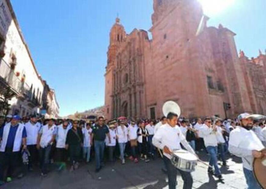 Día del Trabajo. Sindicatos y maestros marchan en estados