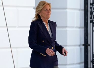 Extirpan dos tumores a primera dama de EU, Jill Biden; "se encuentra bien"