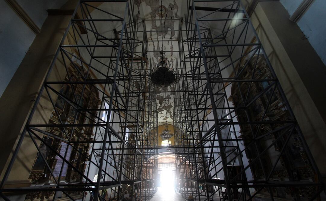 La Parroquia de Santo Domingo, en Izúcar de Matamoros, sufrió daños tras el sismo del 19-S. En la misma localidad, la iglesia de Santa María de la Asunción recuperó su esplendor. Foto: Omar Contreras / EL UNIVERSAL