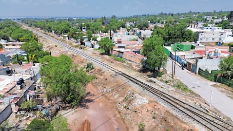 “Ya nos notificaron la compra de los  predios para tren”