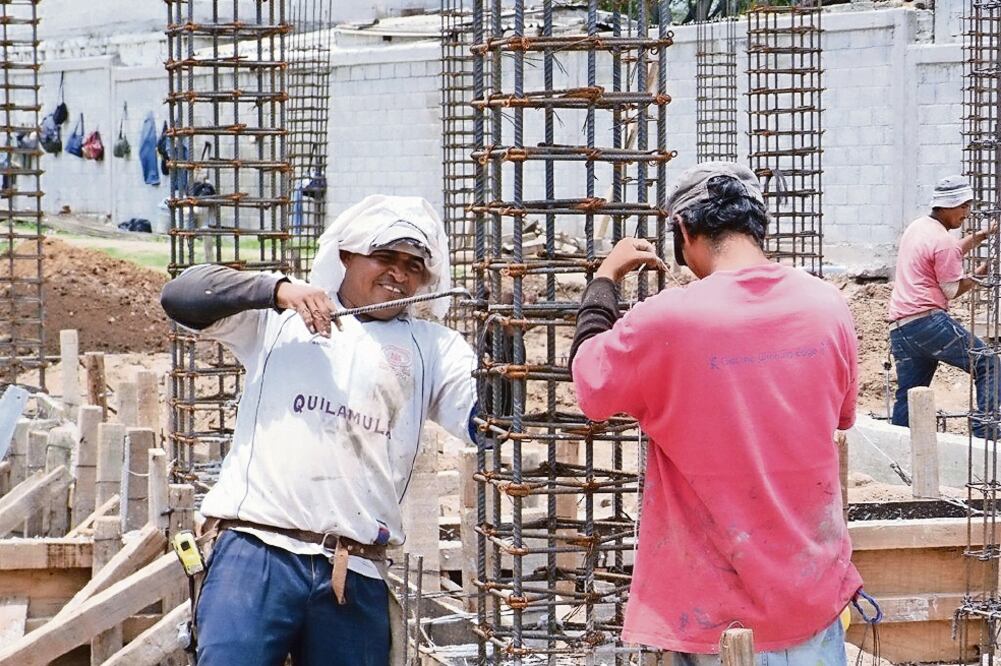 El CEESP dijo que se debe considerar la precarización del empleo, porque hay 8 millones de personas que ganan menos de 2 salarios mínimos diarios. (ARCHIVO EL UNIVERSAL)