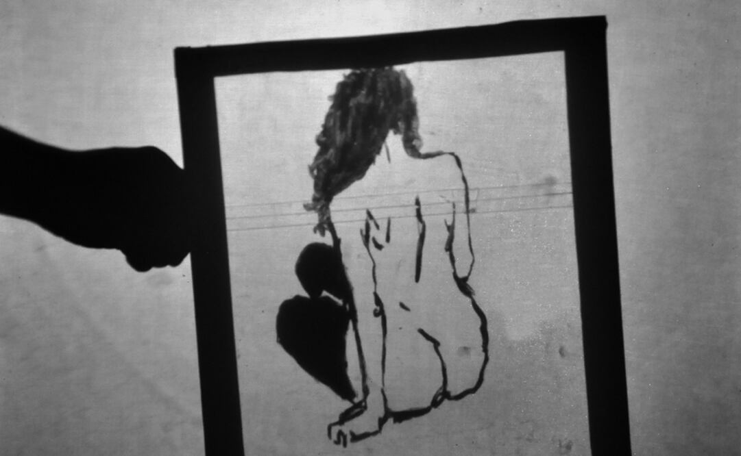 Con proyecciones, teatro de sombras, acetatos y títeres se presenta "Animales", adaptación de un cuento de Charles Bukowski. Foto: Jorge Vargas / Secretaría de Cultura