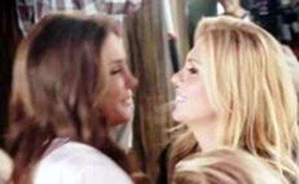 Caitlyn Jenner estrena novia transgénero