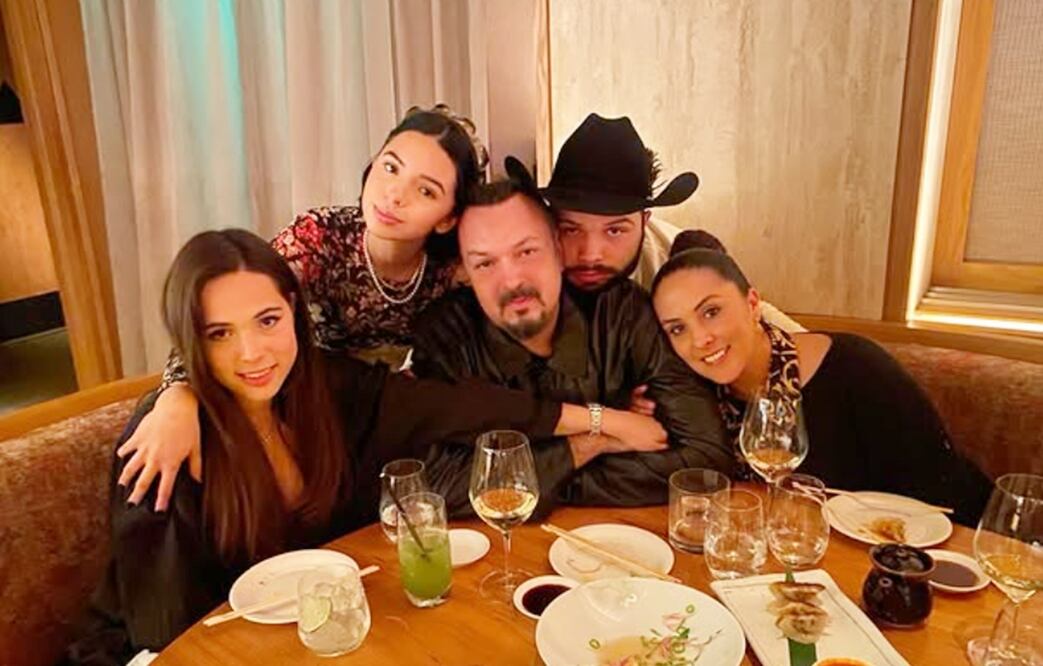 Aneliz, Ángela, Pepe, Leonardo Aguilar y Aneliz Álvarez Aguilar.
Foto: Instagram