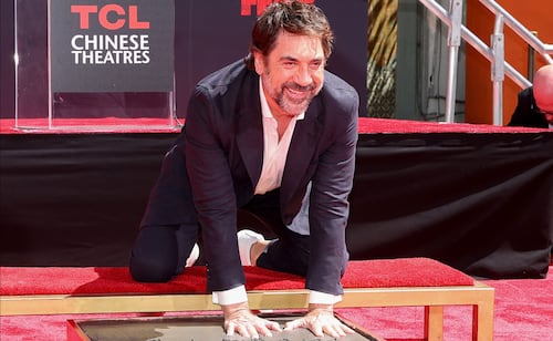 Javier Bardem immortalizes his hand and footprints in Hollywood, dedicating the honor to his mother and family