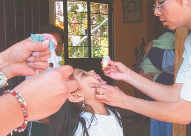 Recorte pega a comida y vacuna para niños