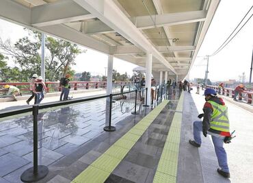 Con avance del 97%, Sheinbaum prevé que trolebús elevado esté listo en un mes