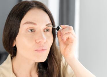 Truco sencillo para cubrir las canas en las cejas