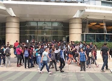 Holland y Gyllenhaal cumplen a sus fans