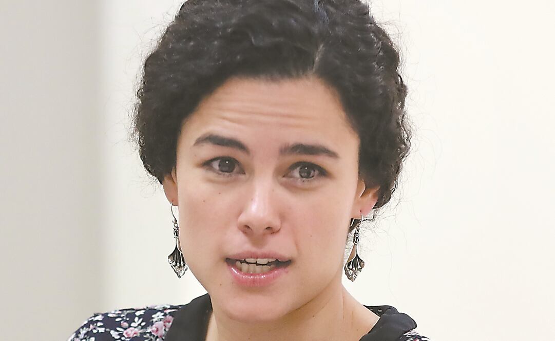 Los funcionarios de la STPS, Luisa María Alcalde (centro), Alfredo Domínguez y Horacio Duarte (tercero y quinto de izq. a der.), y los columnistas y colaboradores de EL UNIVERSAL, Mario Maldonado, Salvador García Soto (Fotos: LUCÍA GODÍNEZ)