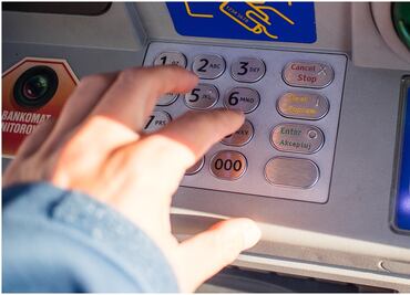 ¿Qué hacer si un cajero automático te da un billete falso?