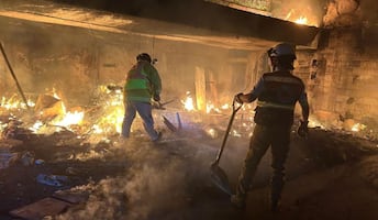 Incendio en ex Cine Tlatelolco; bomberos sofocan fuego sin lesionados