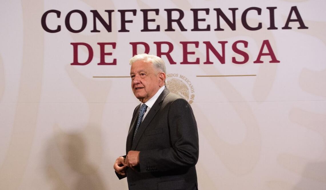 el presidente Andrés Manuel López Obrador dio a conocer una tarjeta sobre una reunión entre representantes de las tiendas OXXO, ANTAD y el gobierno de Tamaulipas previo al asesinato de Julio César Almanza Armas. Foto: especial