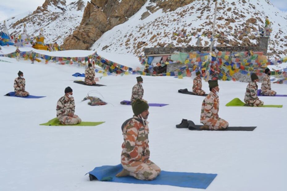 India celebra el Día Internacional del Yoga en medio del Covid-19