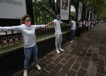 Hacen cadena humana, en defensa de Chapultepec