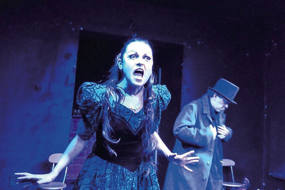 Se aborda la historia del avaro Ebenezer Scrooge y la visita de tres fantasmas (CORTESÍA)