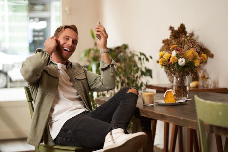 Tres falsedades que impiden tu felicidad. Fuente: Freepik.