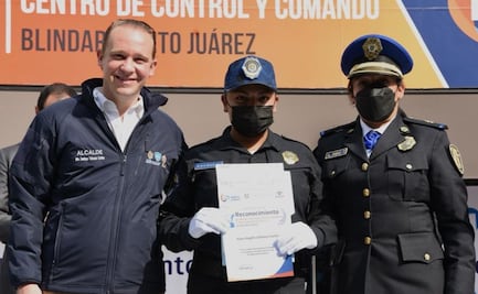 Taboada entrega reconocimientos a elementos de seguridad ciudadana 