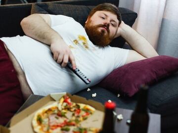 Este es el peor hábito para tu cuerpo, según la Inteligencia Artificial; ¿estás cayendo en él?