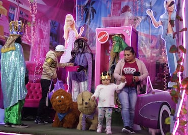 FOTOS: Así disfrutan familias de la romería en el Monumento a la Revolución previo a la llegada de los Reyes