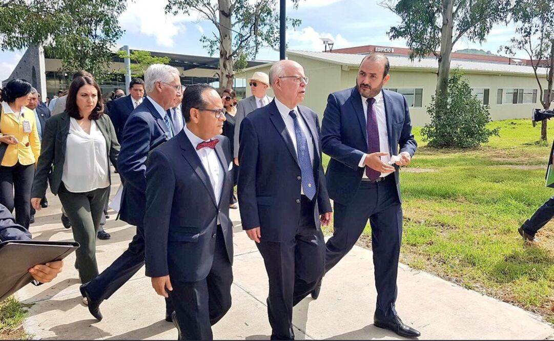 El funcionario asistió a un evento organizado por la comunidad de la UdeG. /Tomado de @JoseNarroR