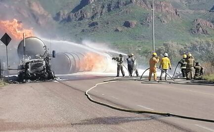 Pipa con combustible explota tras sufrir volcadura en Sonora