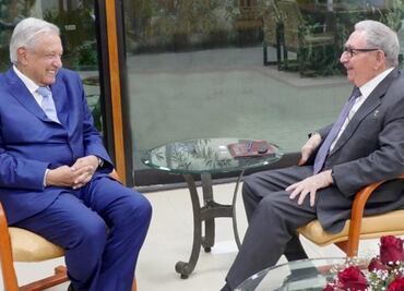 Difunden foto de la reunión AMLO con Raúl Castro