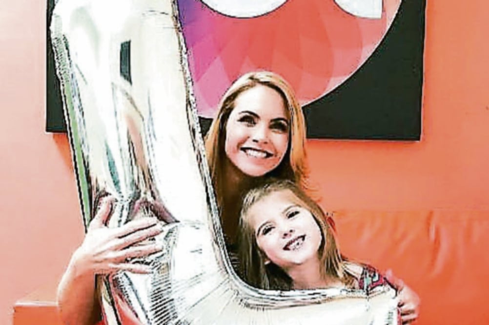 Lucero triunfa en  portugués 