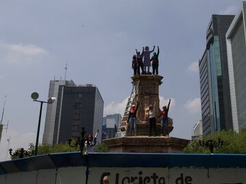 Creadoras de la “Glorieta de las mujeres que luchan” responden a Sheinbaum sobre retiro de antimonumenta