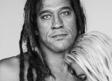 Años antes de su muerte, Tamayo Perry alertaba sobre la infestación de tiburones en las playas