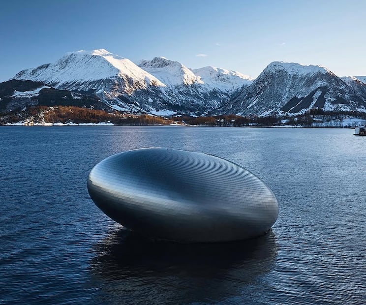 Con vistas al increíble paisaje de Noruega, así es el museo flotante. Foto: Instagram @salmoneye