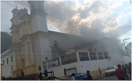 VIDEO Reportan incendio en iglesia de La Merced en San Cristóbal de las Casas, Chiapas; ya fue sofocado