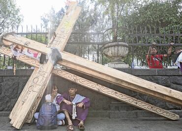 A la sombra de la Cruz, una crónica de Viernes Santo
