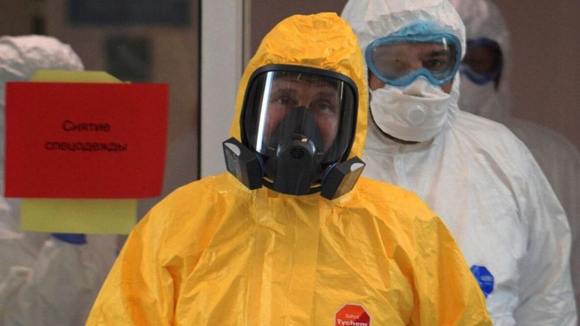 El presidente ruso con un traje especial contra el coronavirus. Foto: Getty Images