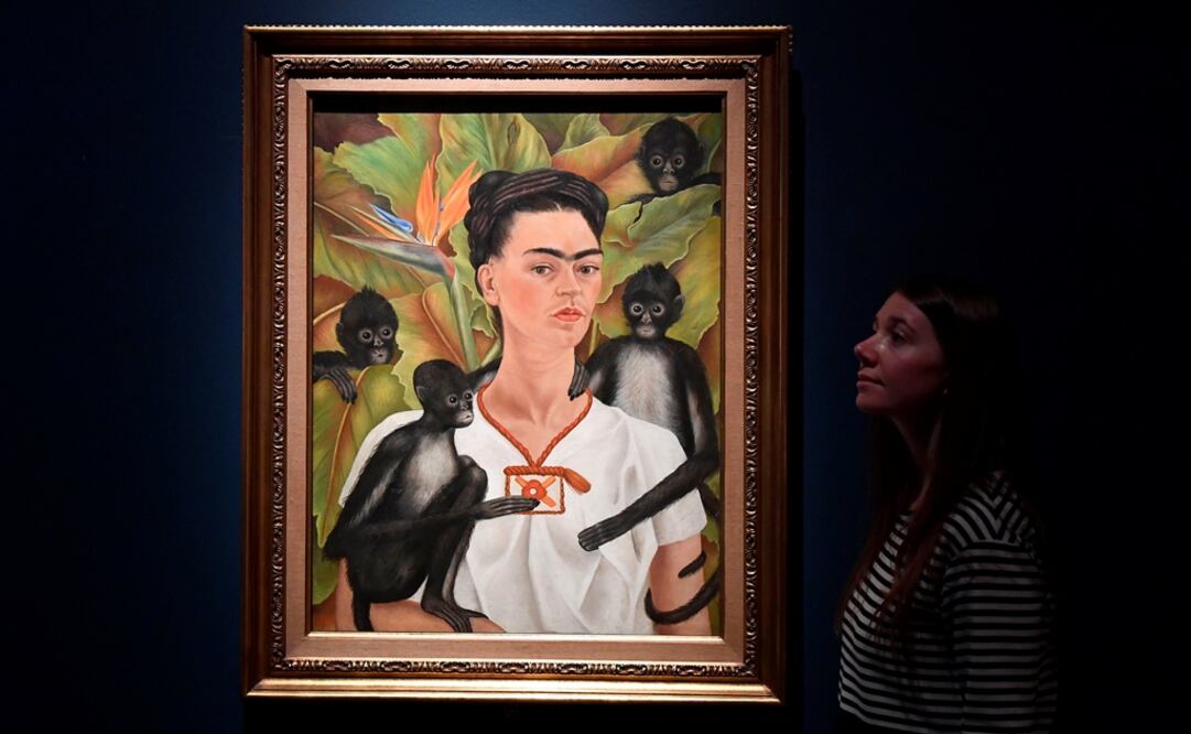 Objetos personales de Frida Kahlo salen de México para llegar al Victoria and Albert Museum en Londres. Foto: EFE/ Neil Hall