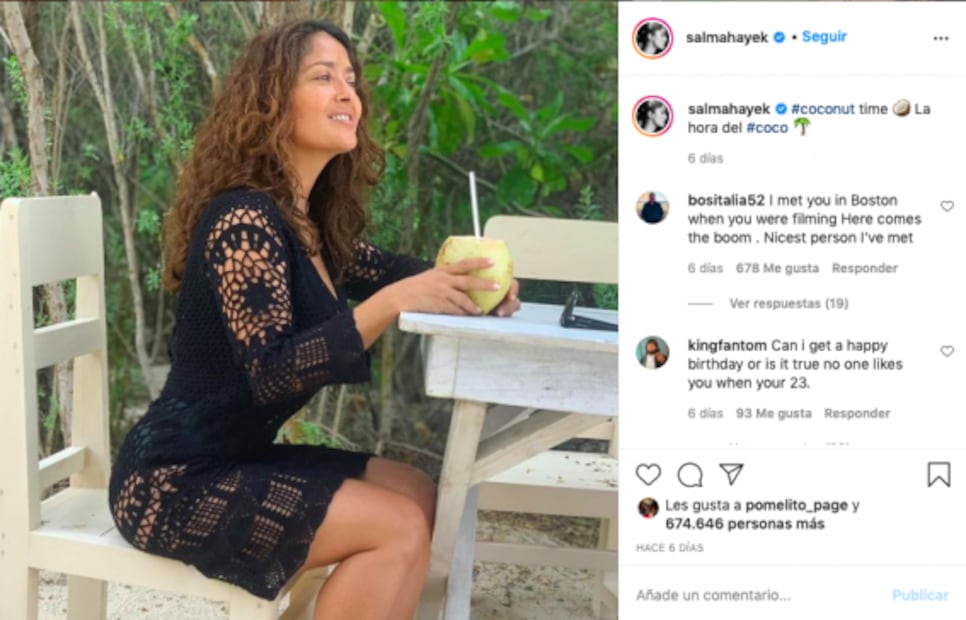 Salma Hayek luce escote de impacto en Instagram