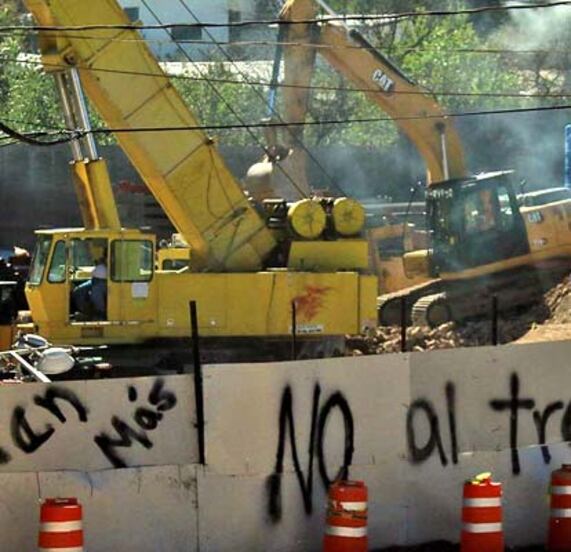 Frontera, un túnel y explosivos: La mega obra que impuso la Sedena