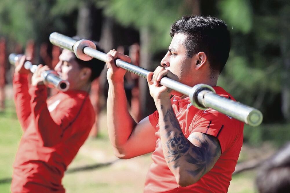 El joven atacante se prepara día con día con intensidad. (CLUB GUADALAJARA)