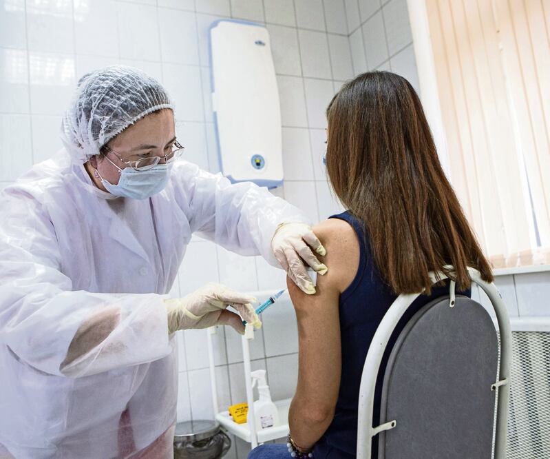 En las pruebas participarán entre 10 mil y 15 mil voluntarios mexicanos mayores de 18 años, informaron autoridades. ARCHIVO EL UNIVERSAL