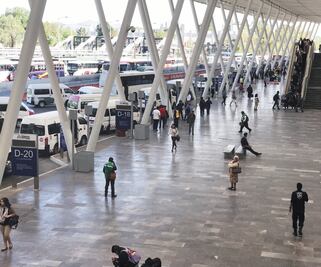 En pie, teleférico en Naucalpan