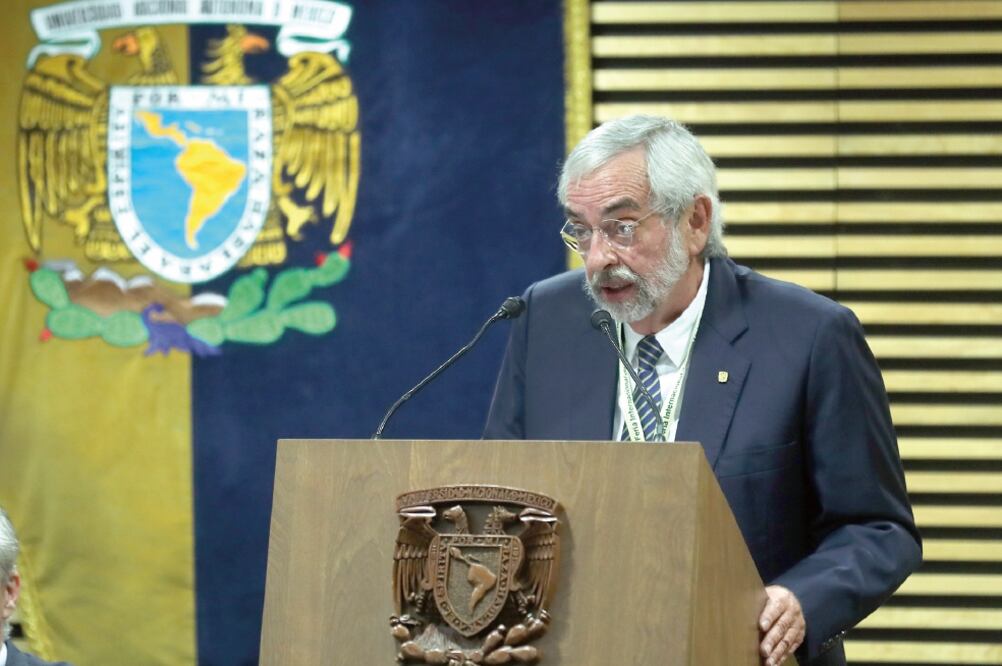 El rector Enrique Graue Wiechers dijo que la UNAM debe permanecer abierta y que de sus aulas tienen que salir brigadas para ayudar a la población. (ARCHIVO EL UNIVERSAL)
