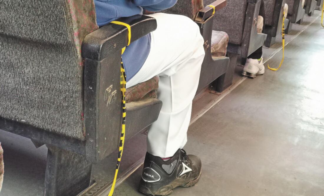 Public transport is the place with the highest contagion risk - Photo: Edwin Hernández/EL UNIVERSAL